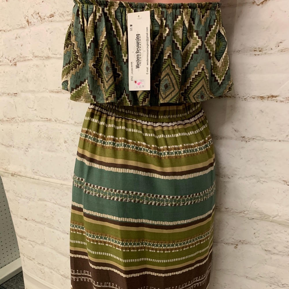 Dress - Picture 6 of 6